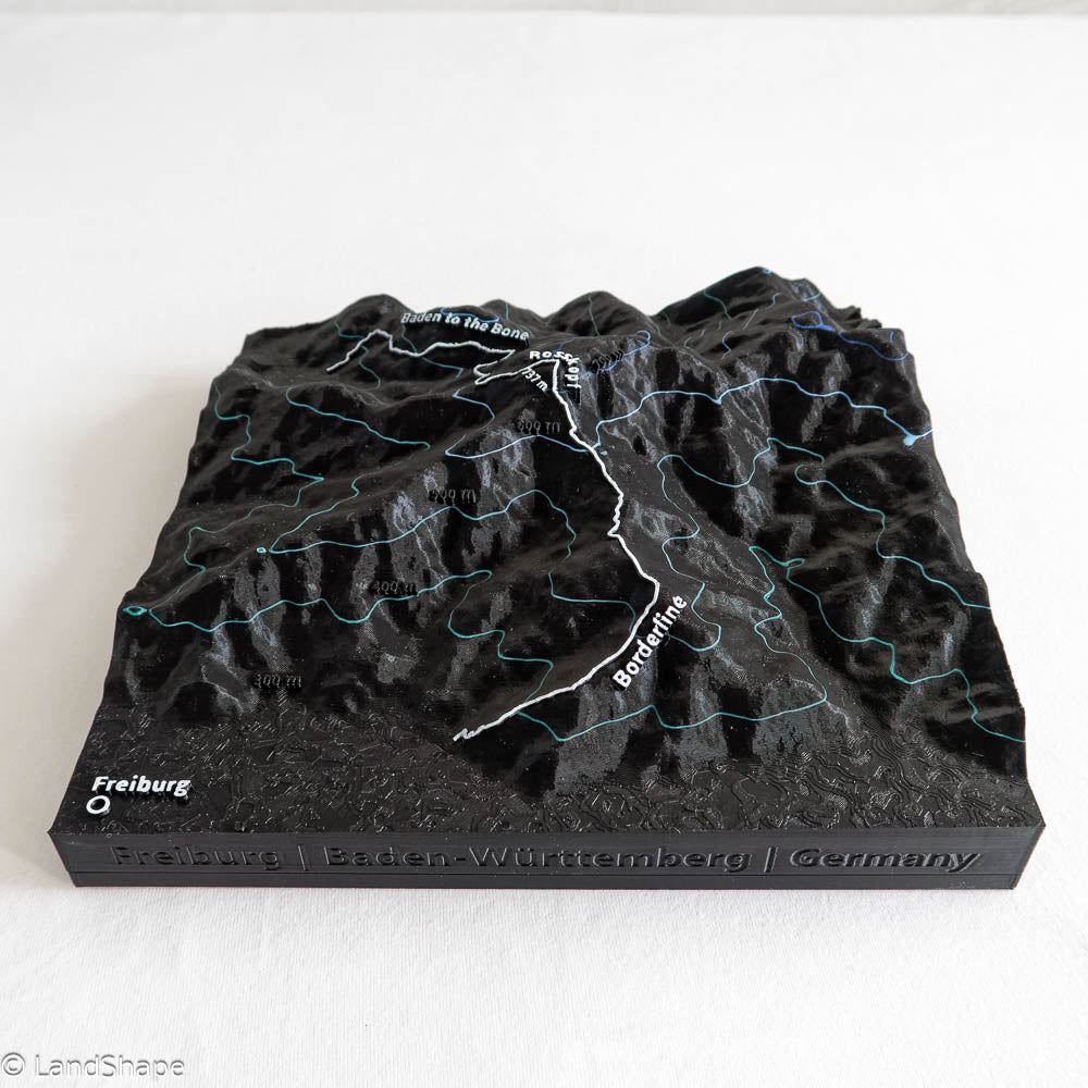 Produktfoto des Borderline-Trail Geländereliefs in Charcoal Black von vorn