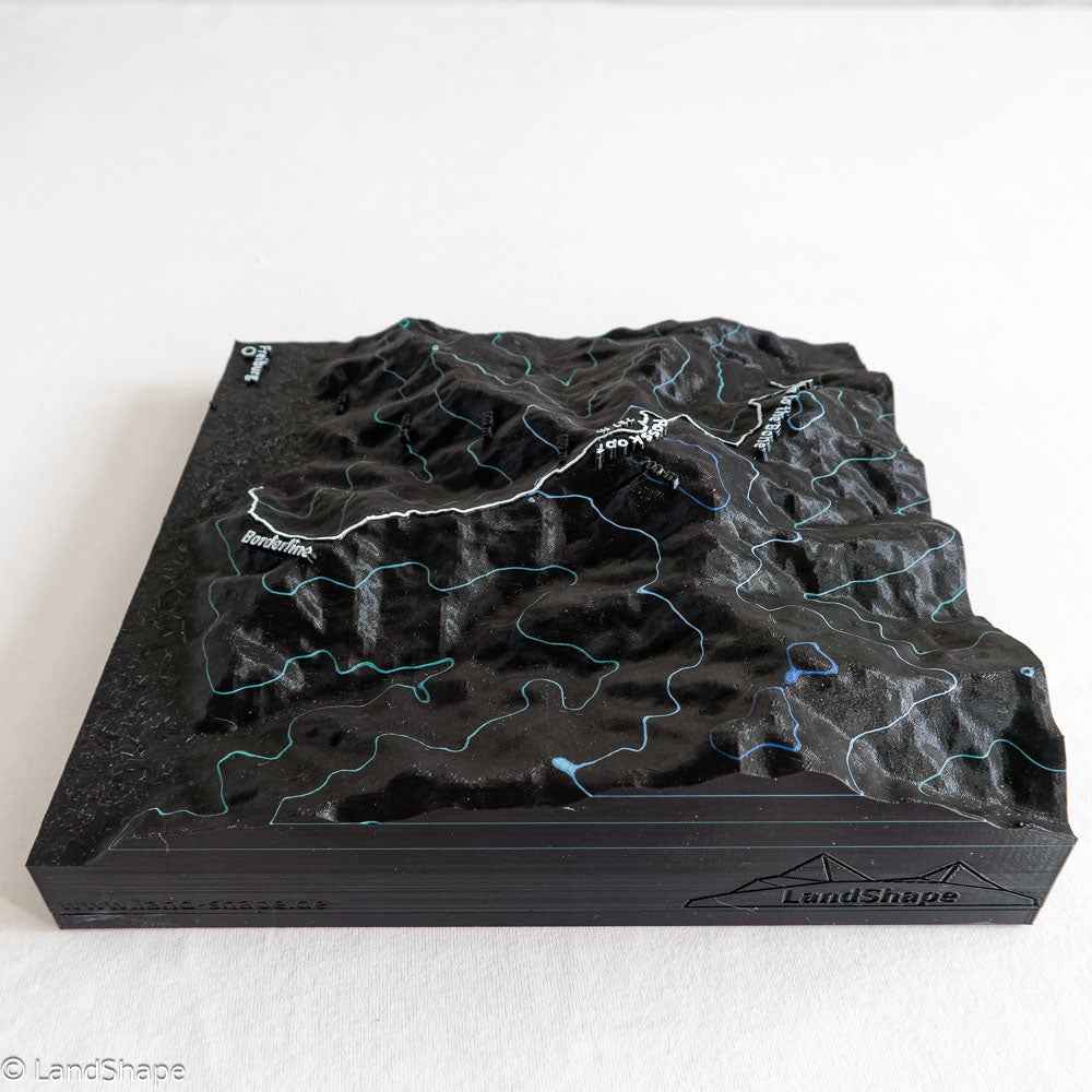 Produktfoto des Borderline-Trail Geländereliefs in Charcoal Black von links