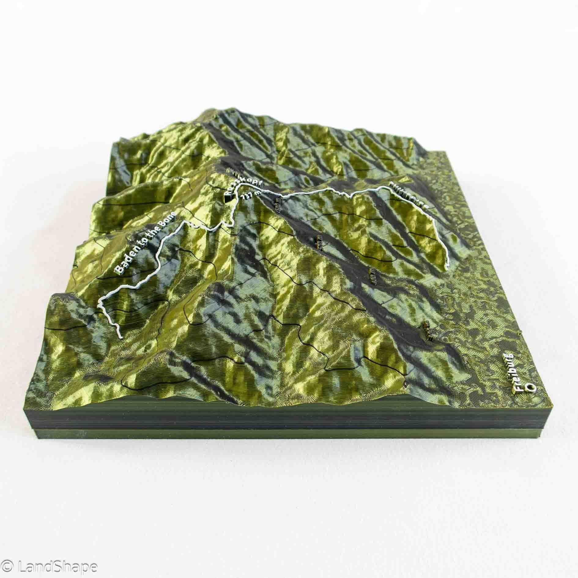 Produktfoto des Borderline-Trail Geländereliefs in Moss Metallic von links