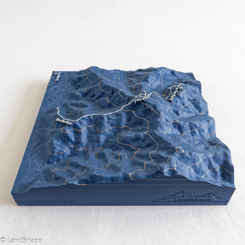 Produktfoto des Borderline-Trail Geländereliefs in Navy Blue von links