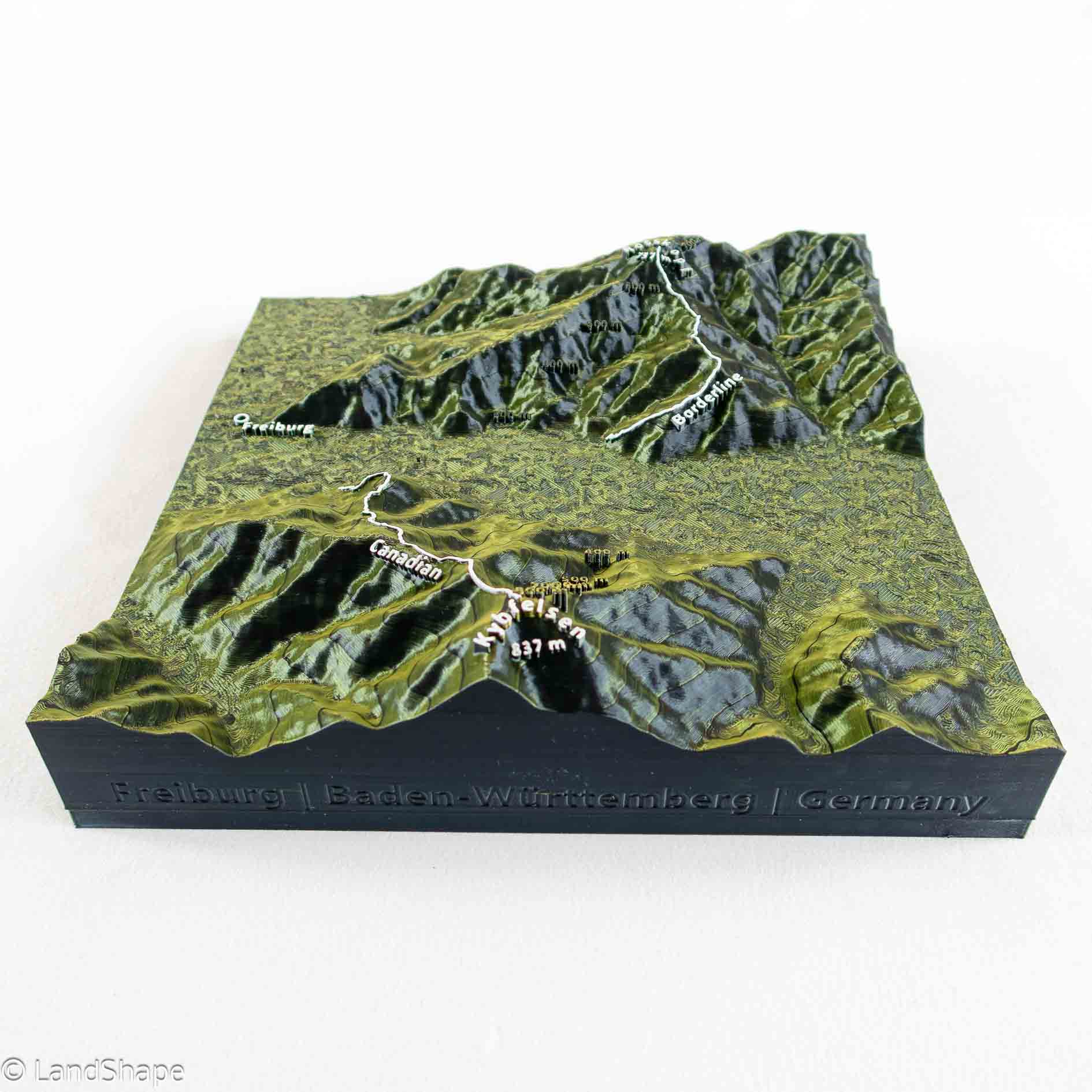 Produktfoto des Canadian-Borderline Geländereliefs in Moss-Metallic von vorne
