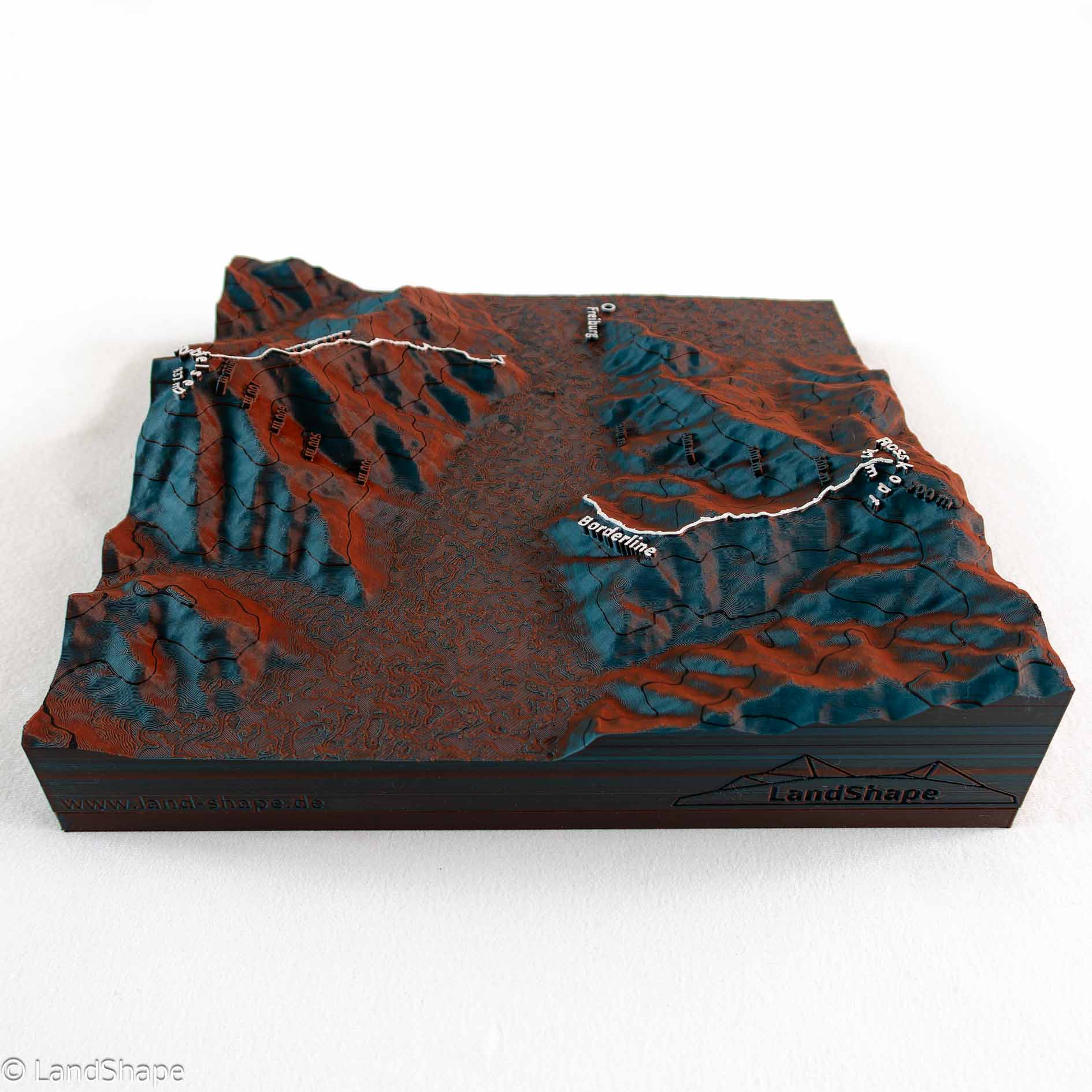 Produktfoto des Canadian-Borderline Geländereliefs in Ocean-Red von rechts