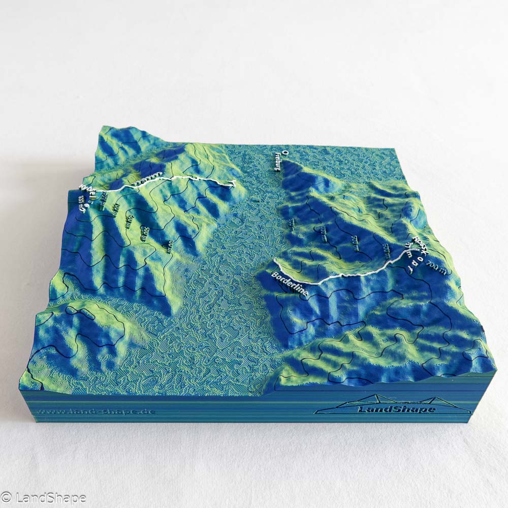 Produktfoto des Canadian-Borderline Geländereliefs in Velvet Green von links