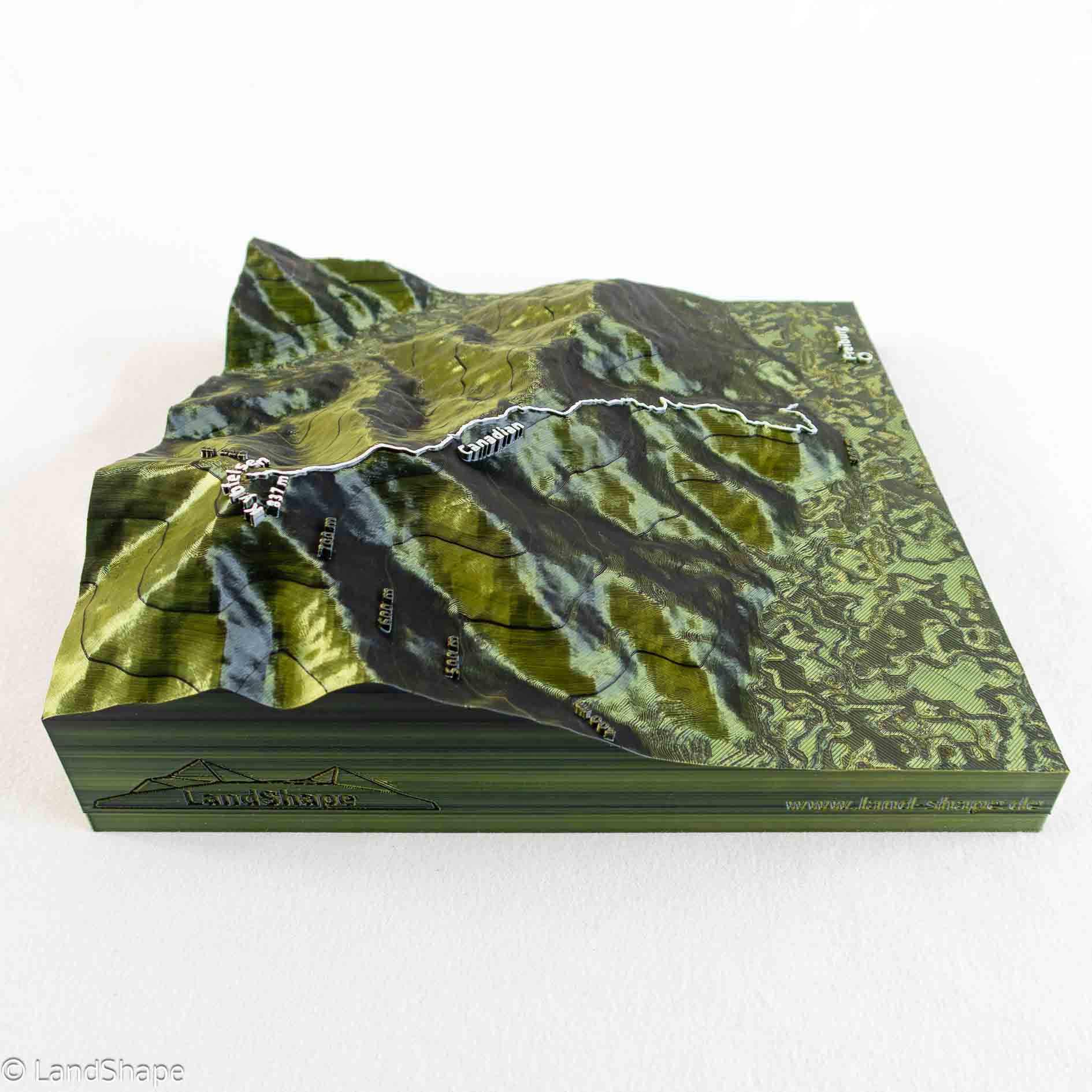 Produktfoto des Canadian-Trail Geländereliefs in Moss Metallic von links