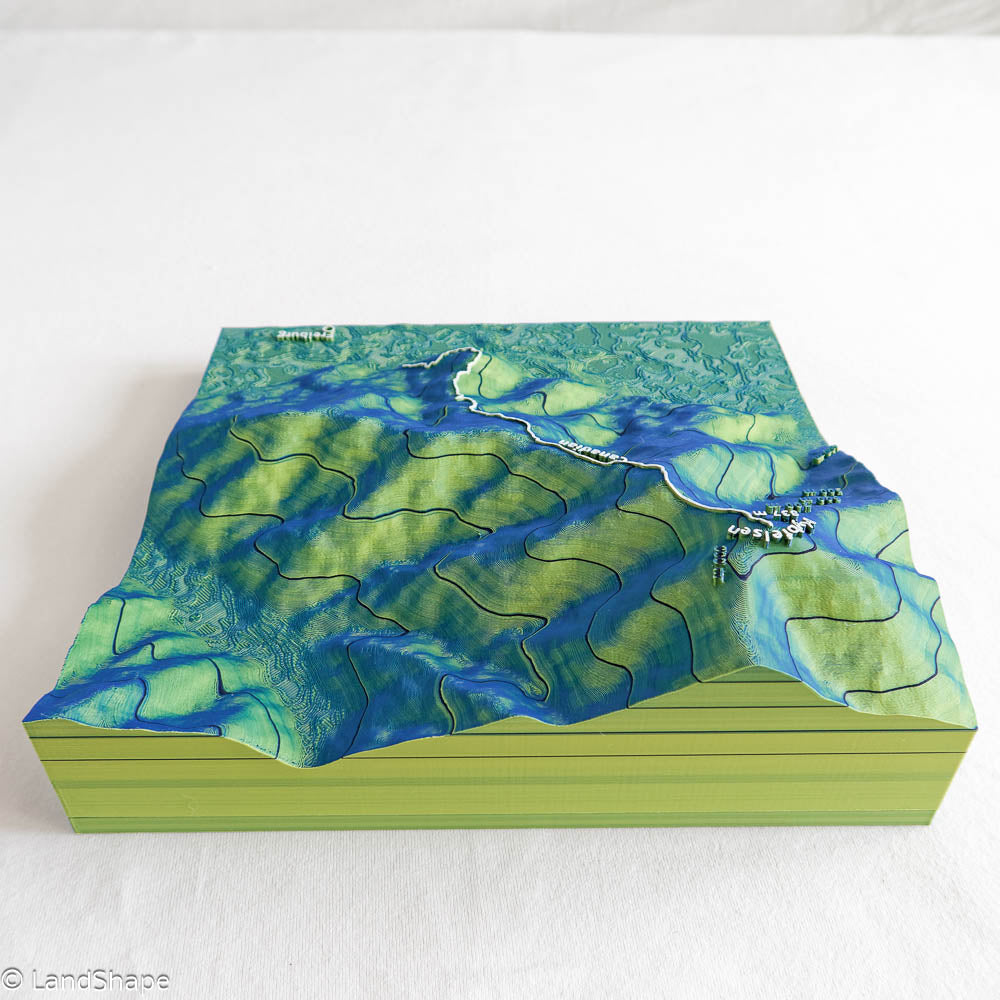 Produktfoto des Canadian-Trail Geländereliefs in Velvet Green von hinten