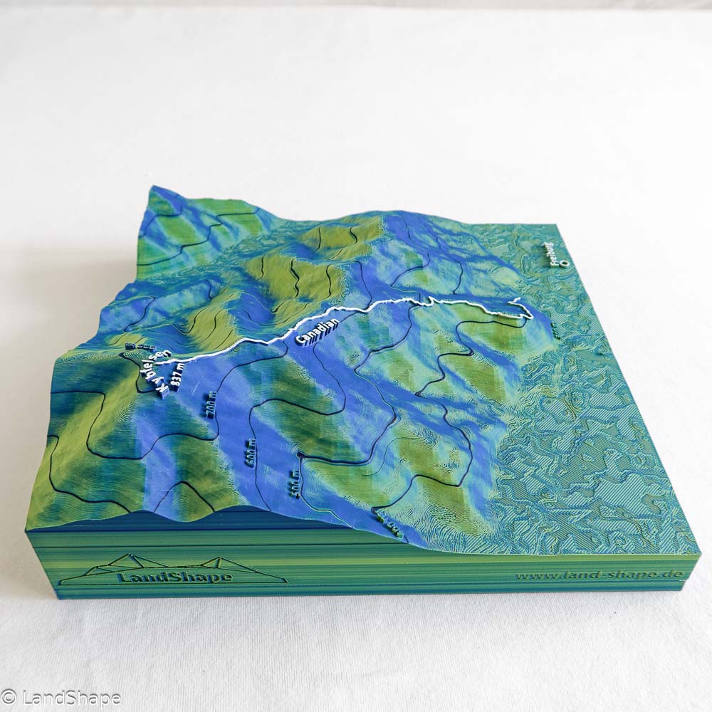 Produktfoto des Canadian-Trail Geländereliefs in Velvet Green von rechts