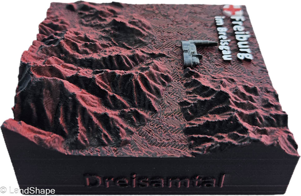 LandShape Freiburg Dekomagnet Dark Red – Rechte Seitenansicht Freiburg Relief mit Münsterakzent | LandShape