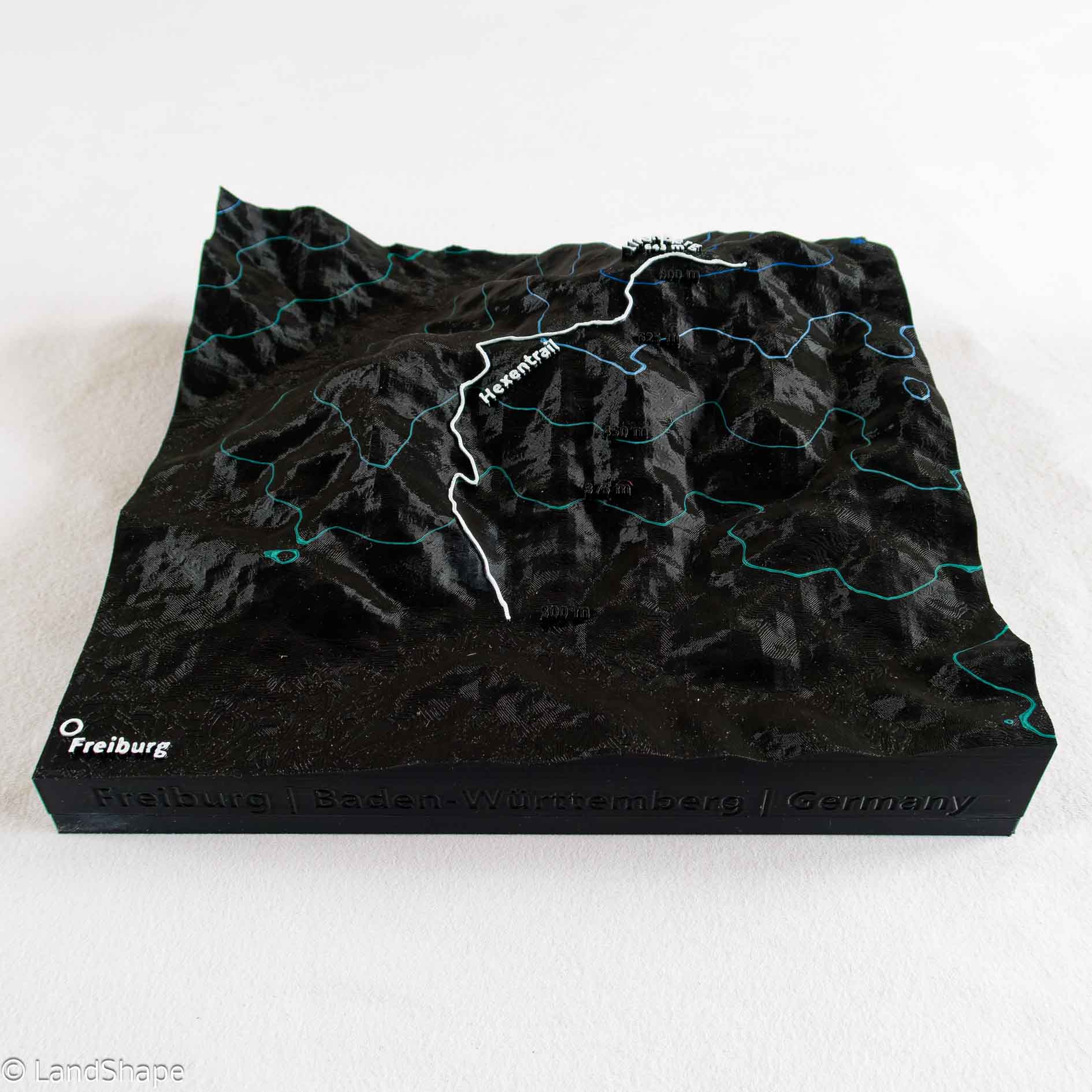 Produktfoto des Hexentrail Geländereliefs in Charcoal Black von vorn