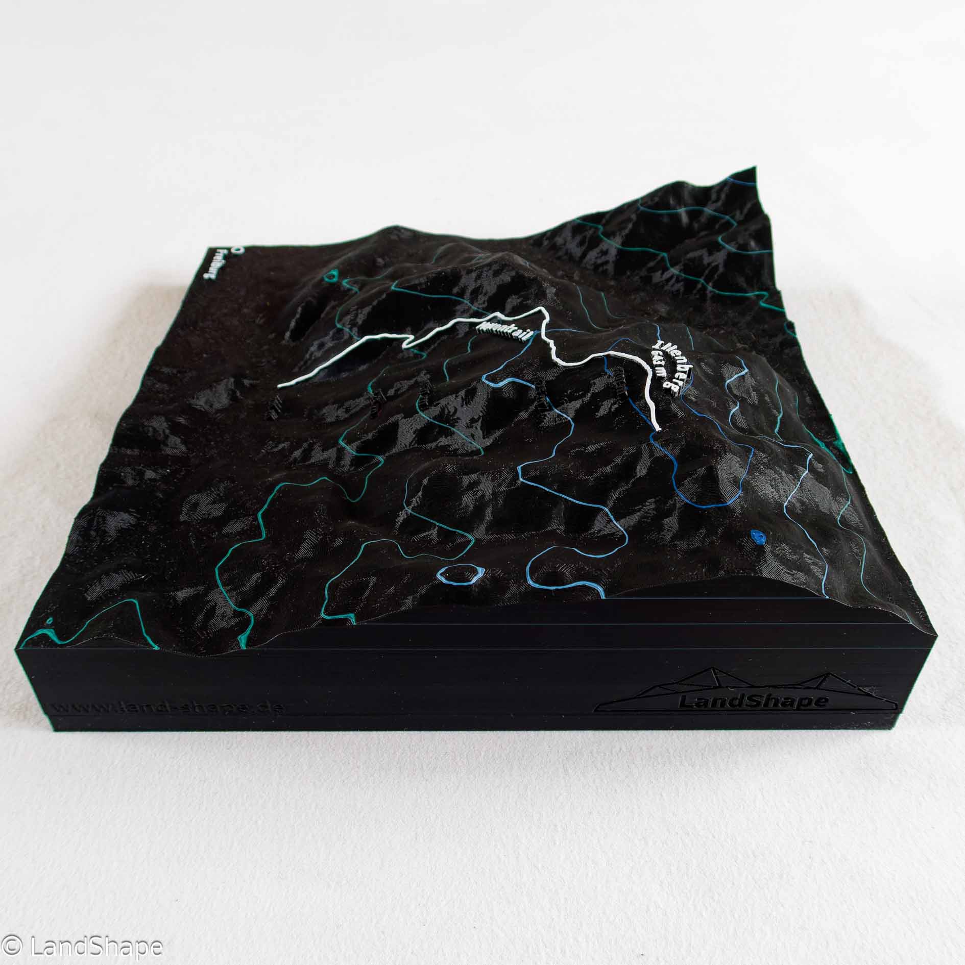 Produktfoto des Hexentrail Geländereliefs in Charcoal Black von rechts