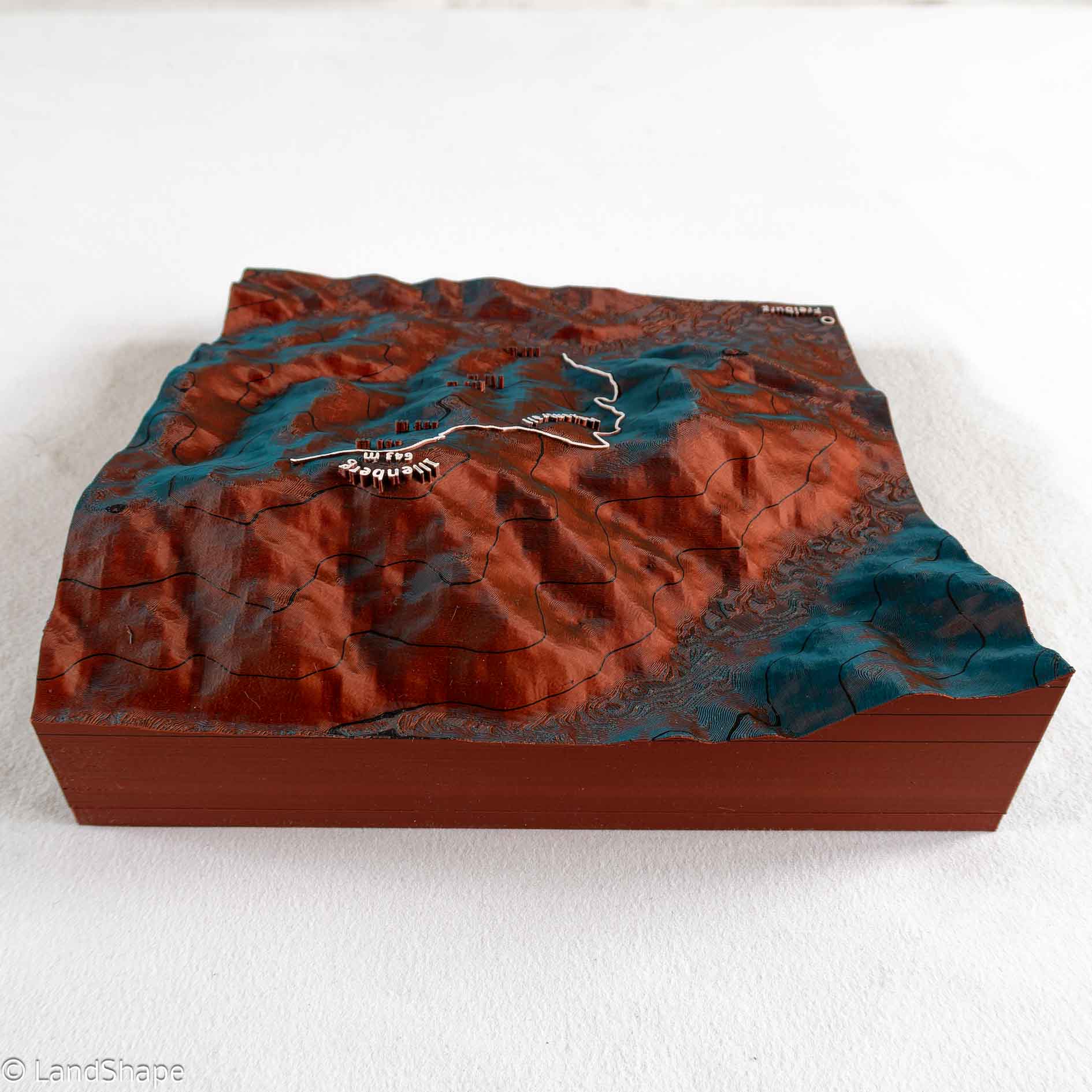 Produktfoto des Hexentrail Geländereliefs in Ocean-Red von hinten