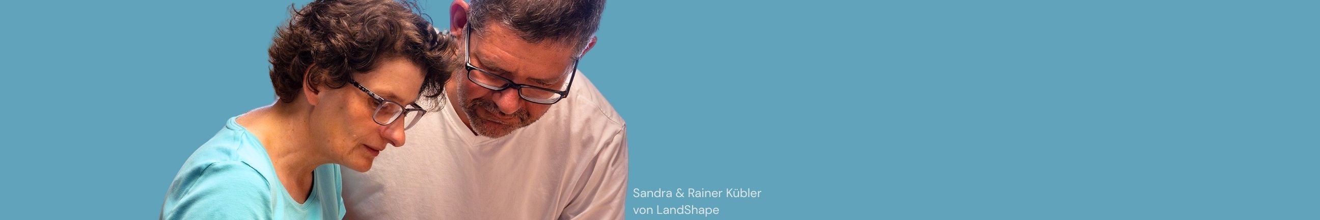 Portrait der LandShape Gründer Sandra und Rainer bei der Entwicklung neuer topographischer 3D-Modelle | LandShape