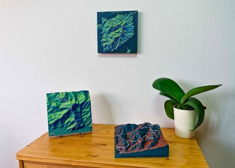 LandShape Shop Einstieg: Dekorative 3D-Reliefs Kaiserstuhl und Schauinsland als Wandbilder und Tischaufsteller | LandShape